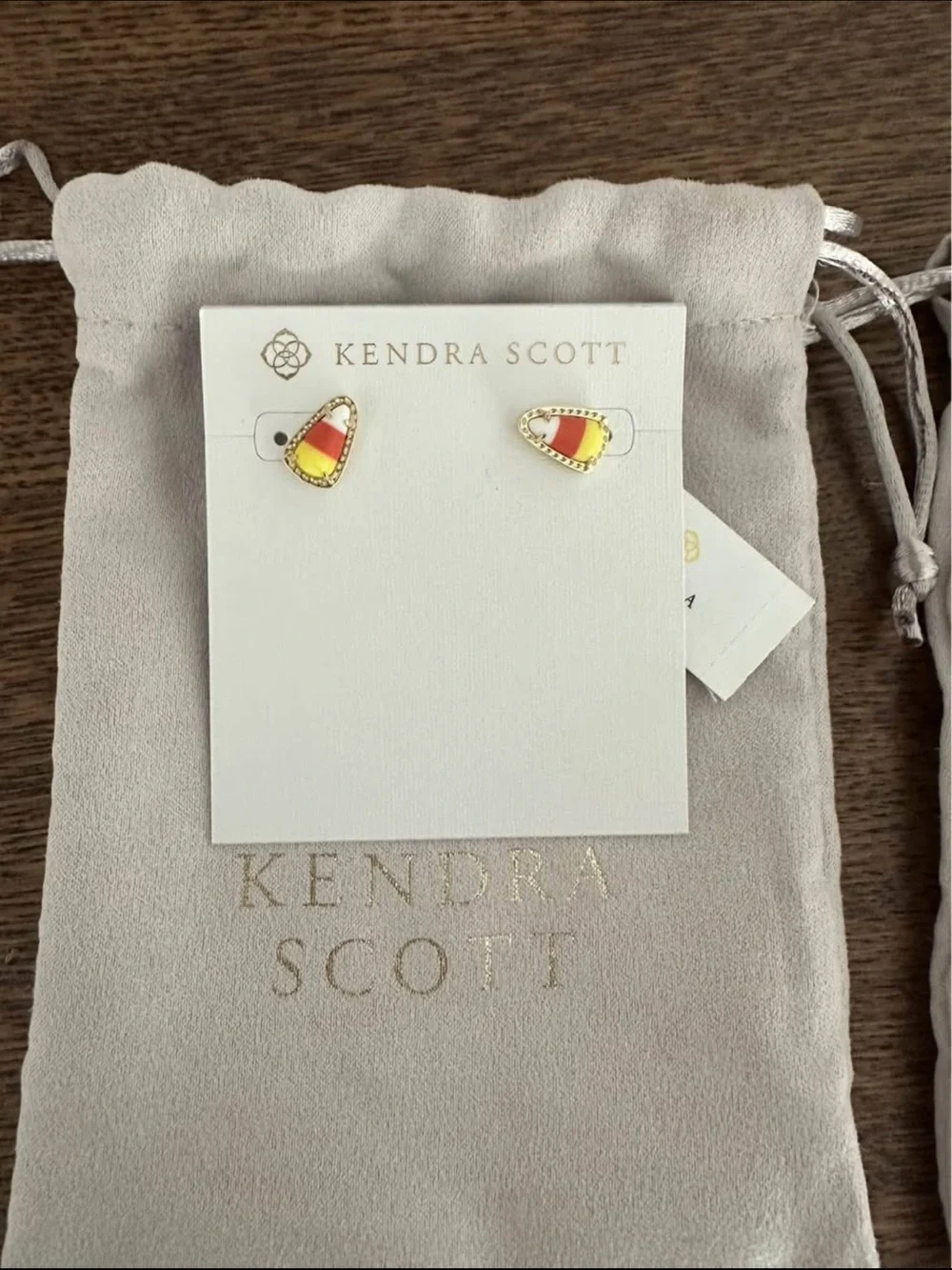 Kendra Scott gold tone